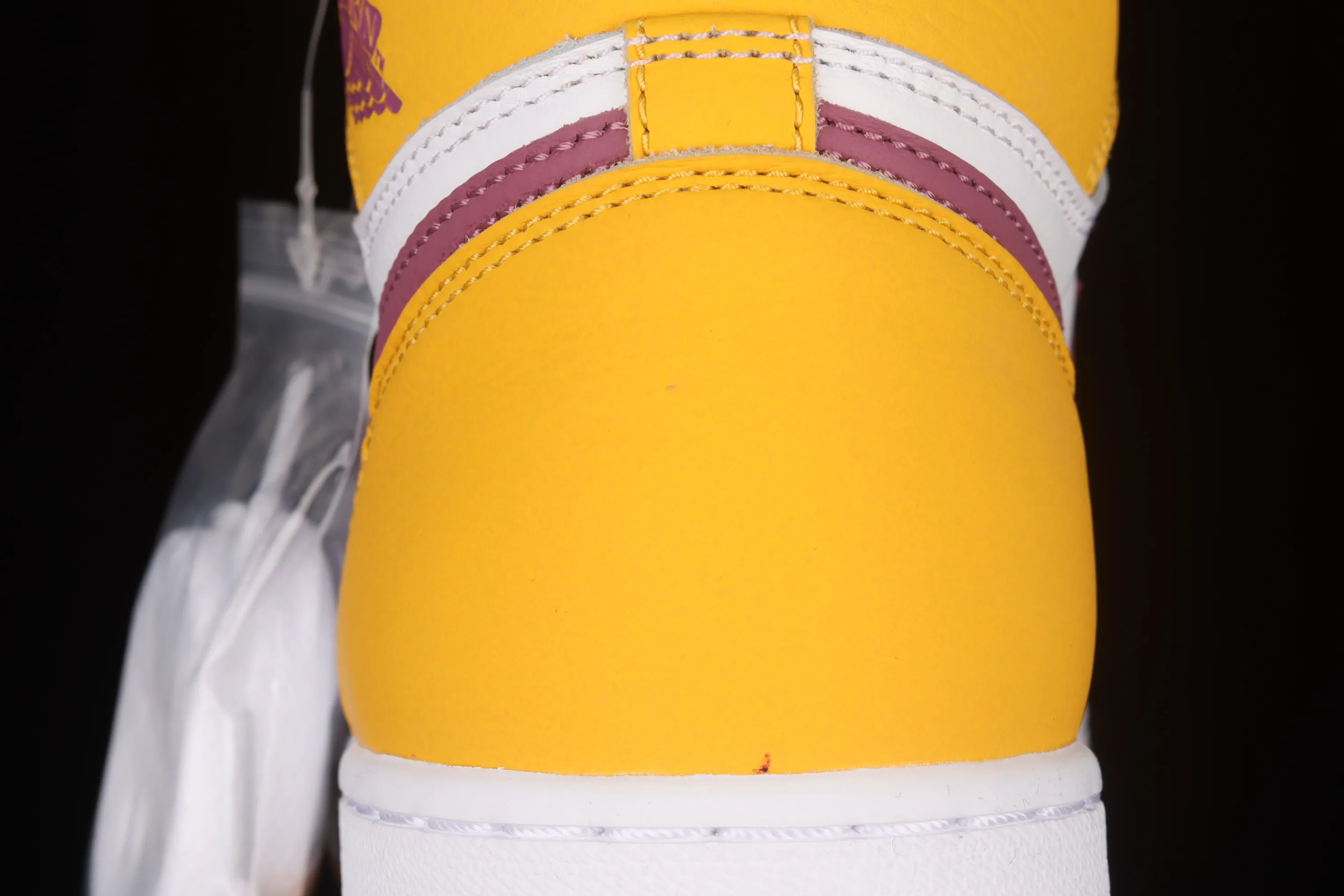 All categories Air Jordan Jordan series basketball shoes Air Jordan 1 High Pure original version Air Jordan 1 "Sail University Red" AJ1 Joe 1 White and Purple Gold Brotherhood high-top basketball shoes 555088-706